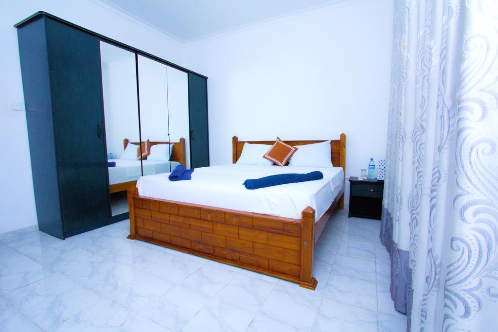 The Blue Beach Guesthouse Negombo Exteriér fotografie