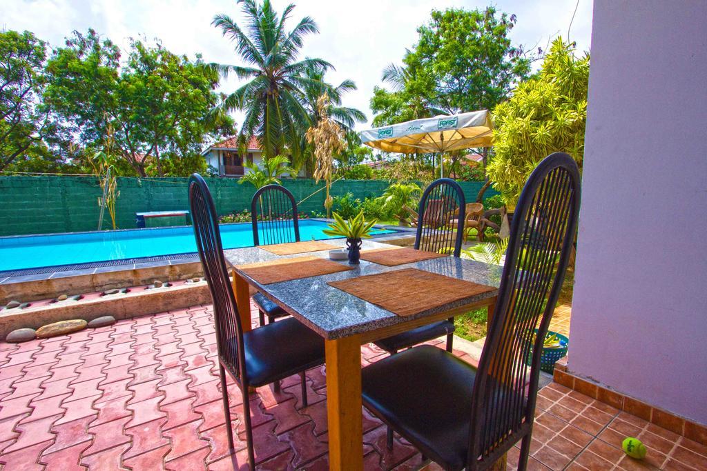 The Blue Beach Guesthouse Negombo Exteriér fotografie