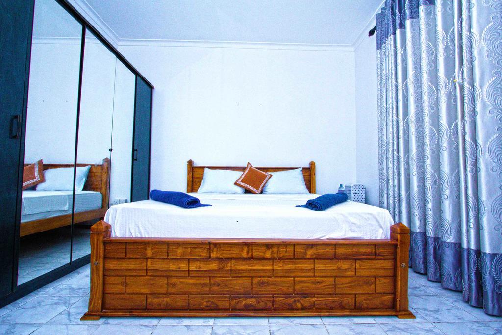 The Blue Beach Guesthouse Negombo Exteriér fotografie