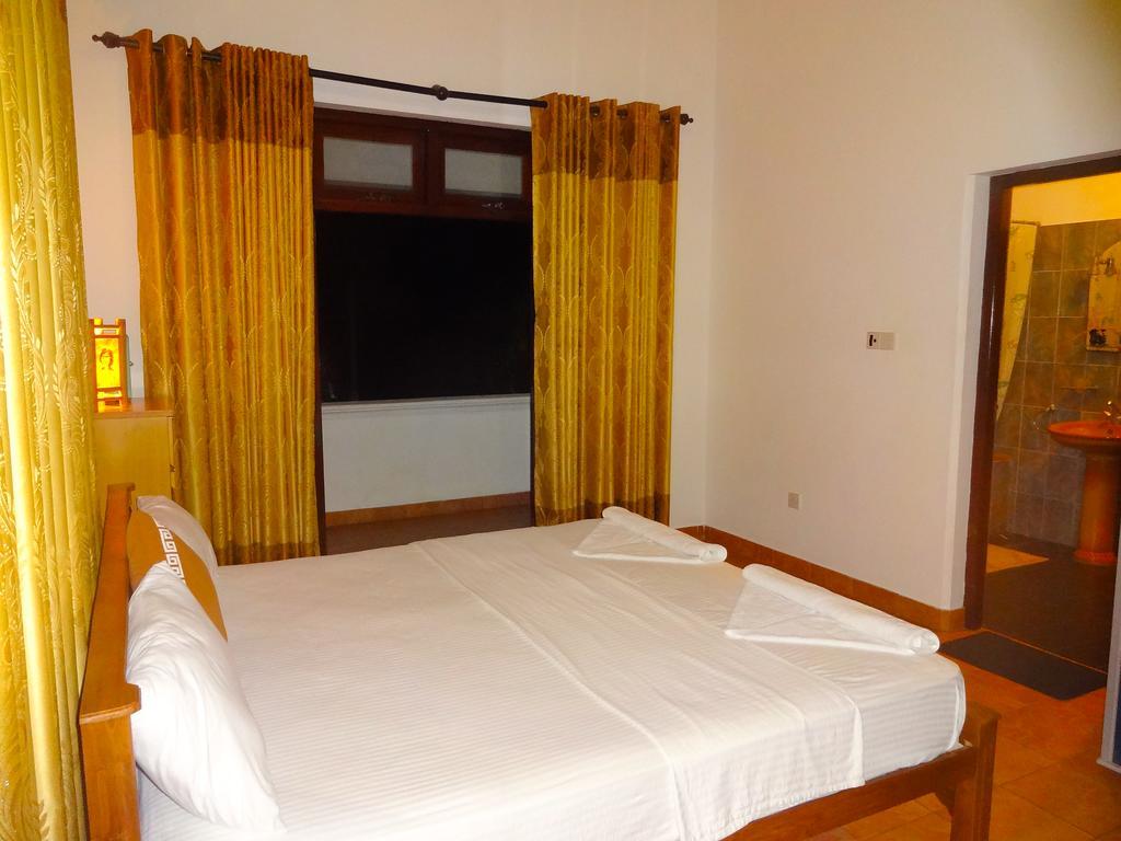 The Blue Beach Guesthouse Negombo Exteriér fotografie
