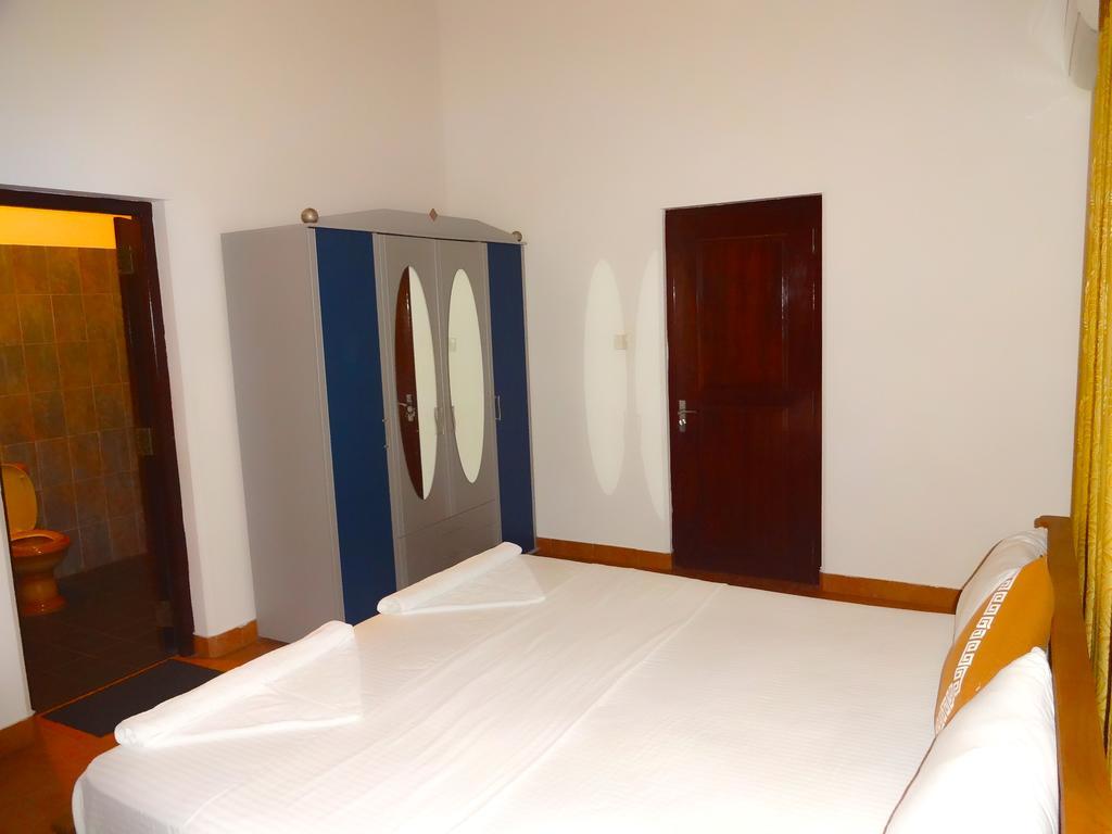 The Blue Beach Guesthouse Negombo Exteriér fotografie